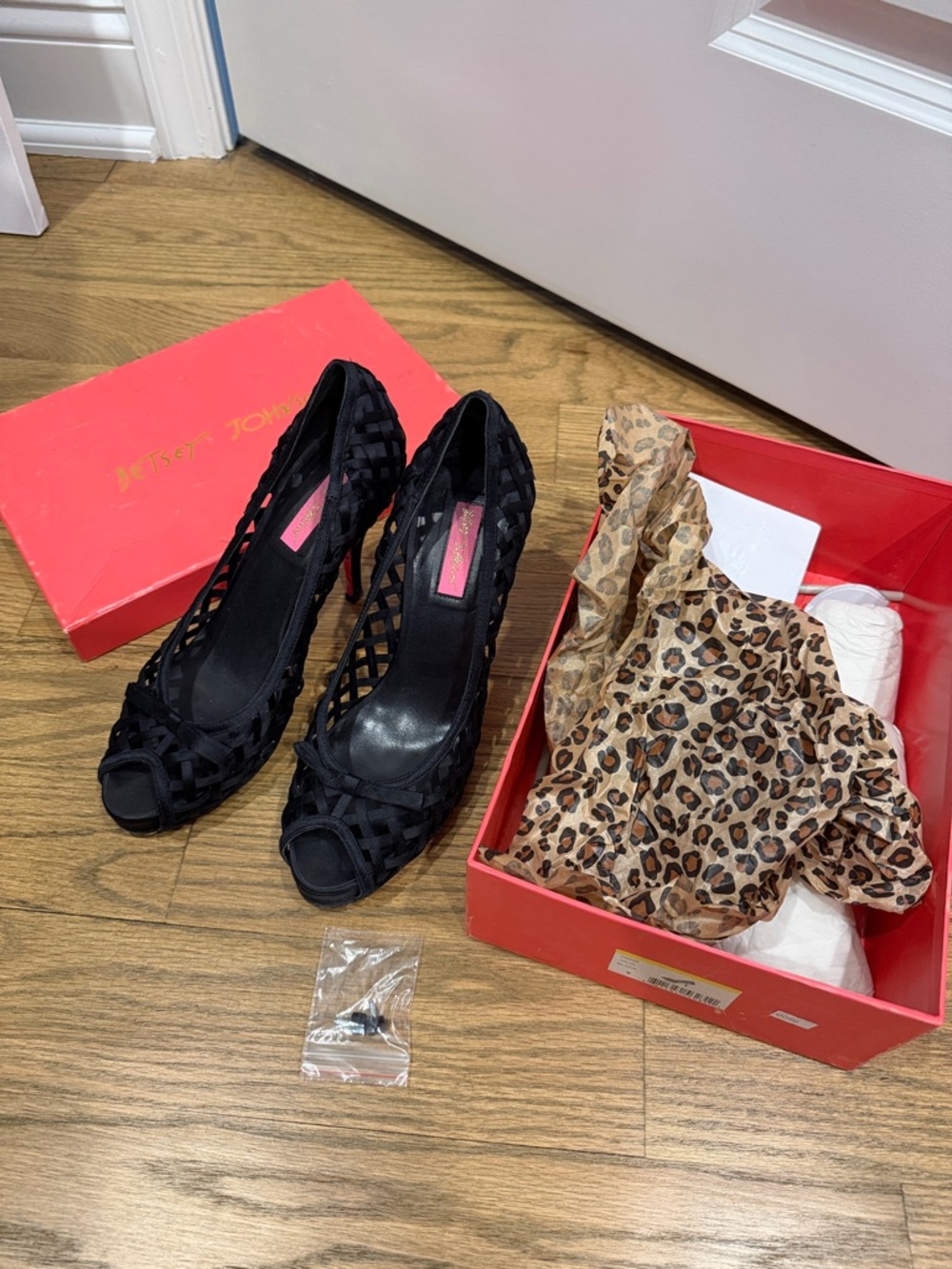 Betsey Johnson Black Woven Peep-Toe Stiletto Heels 9 vintage 90s
